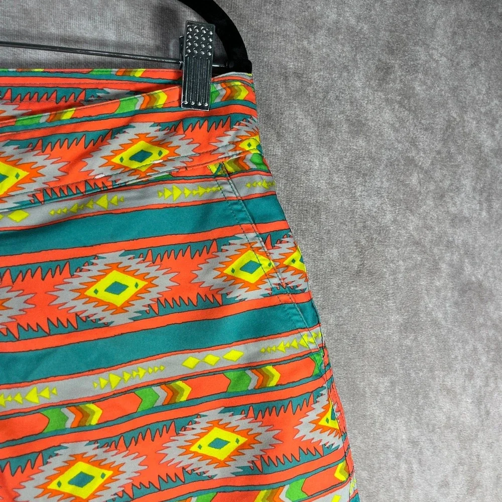 Chubbies Neon Aztec Hybrid Board Swim Shorts Mens Medium Multicolor Drawstring‎
